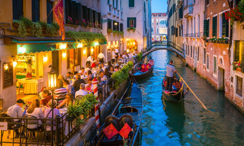 Taste some regional delicacies in a romantic restaurant in Venice