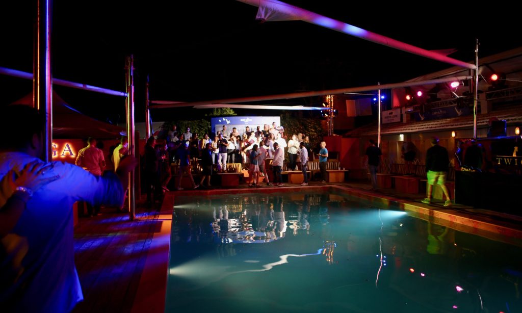 Dinner and Party in one of the most popuar beach clubs in Italy