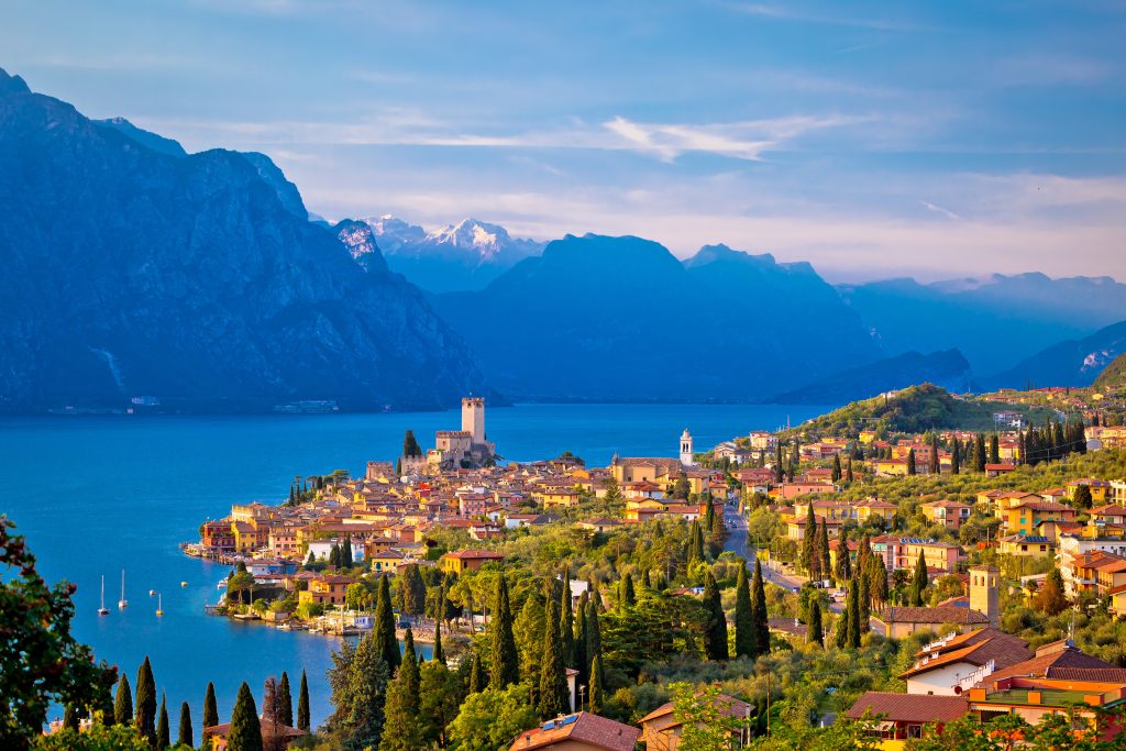 Die Stadt Malcesine am Gardasee.