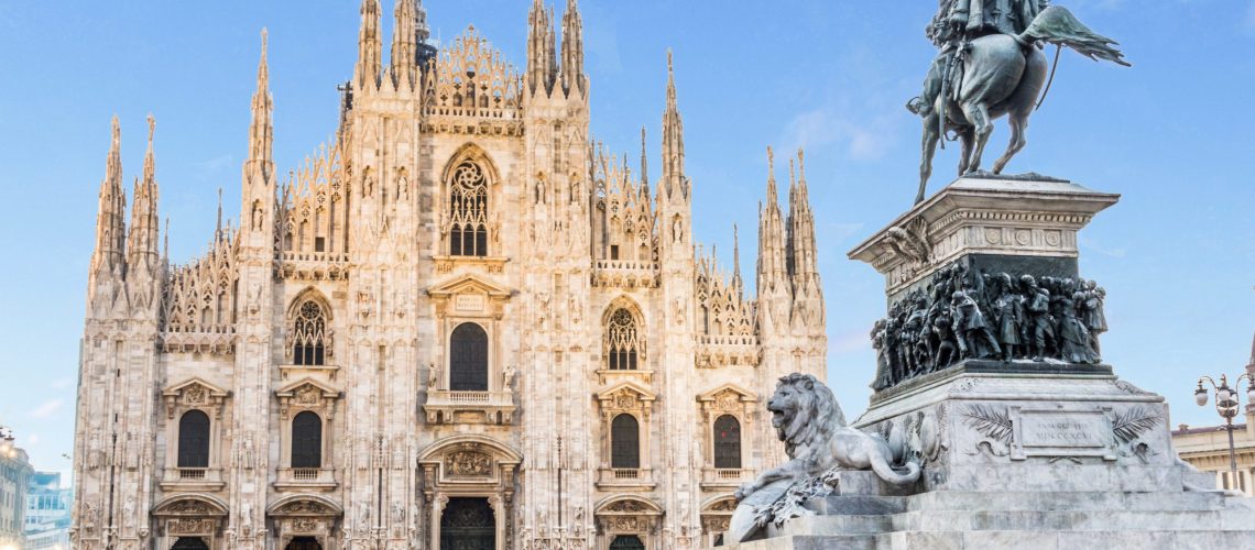 Prospective view of Duomo cathedral's roof